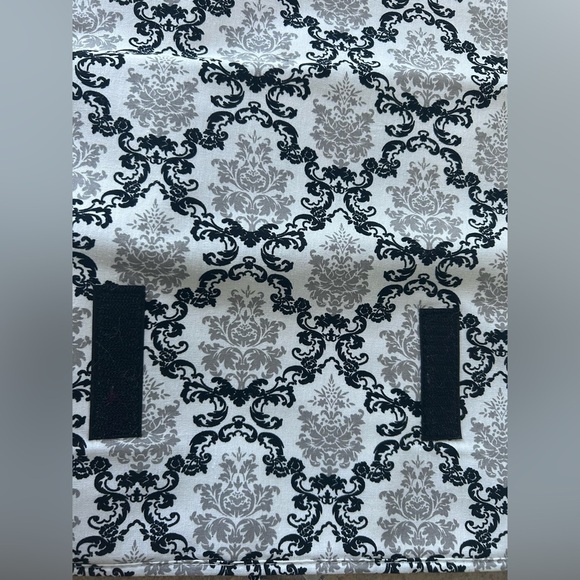 Laura Ashley large toiletry hanging travel pack in black and white design - Picture 8 of 8